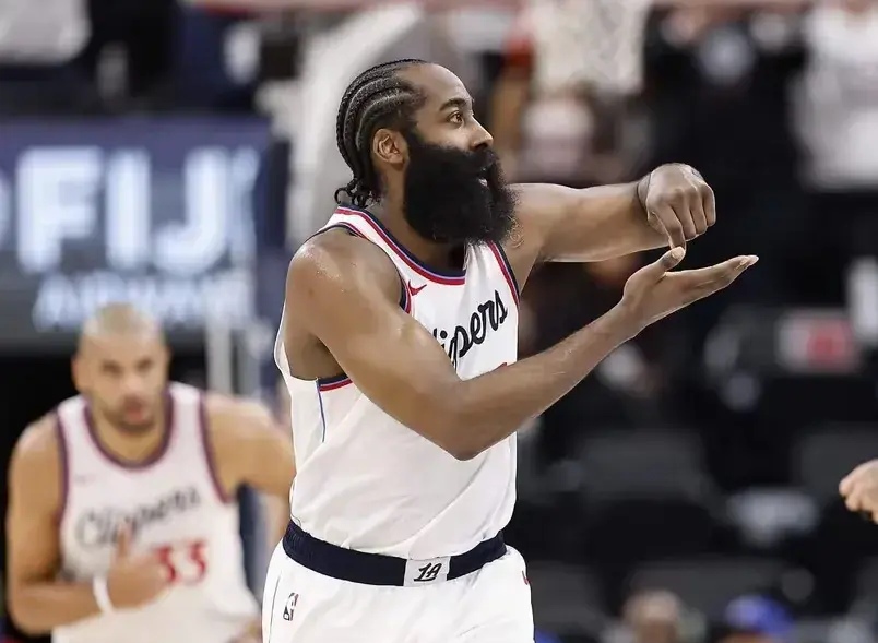 西班牙队带队取胜！，哈登重要时刻出色发挥全场沸腾不已(西班牙队成绩)